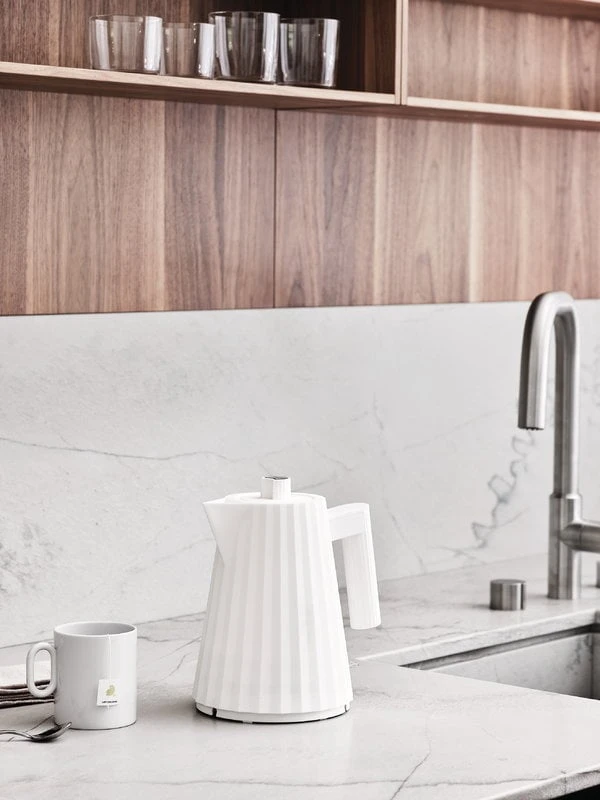 Alessi Plissé Electric Kettle 1 L, White 6 Alessi Plissé Electric Kettle 1 L, White - Image 6