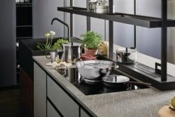 Alessi Edo Wok Pan -Kitchen Utensils Shop 0007 PU100 amb A4 3500pxl