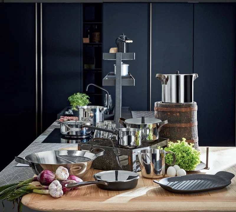 Alessi Edo Low Casserole With Handles 24 Cm, 3,25 L 2 Alessi Edo Low Casserole With Handles 24 Cm, 3,25 L - Image 2