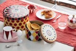 Alessi Circus Glass Jar, 0,5 L 9 Alessi Circus Glass Jar, 0,5 L -Kitchen Utensils Shop 0038 CircusBreakfast closeup A4 3500pxl 1