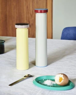 HAY Salt & Pepper Mill, L, Light Grey 8 HAY Salt & Pepper Mill, L, Light Grey -Kitchen Utensils Shop Ellipse Tray XS green Sunday Cutlery Salt and Pepper L light grey Salt and Pepper M yellow