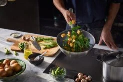 Fiskars All Steel Wok Pan, 28 Cm -Kitchen Utensils Shop FI Fiskars All steel Wok pan 28cm Action 03