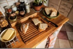 Fiskars Functional Form Bread Cutting Board, Bamboo -Kitchen Utensils Shop Fiskars Action FF Bread knife 10575381