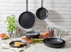 De Buyer Choc Intense Sauté Pan 24 Cm -Kitchen Utensils Shop GAMME CHOC INTENSE ambiance 1