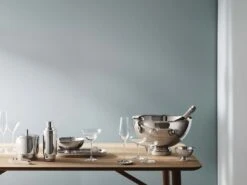 Georg Jensen Manhattan Cocktail Shaker, 0,75 L 6 Georg Jensen Manhattan Cocktail Shaker, 0,75 L -Kitchen Utensils Shop GEORG JENSEN SS18 MANHATTAN COLLECTION