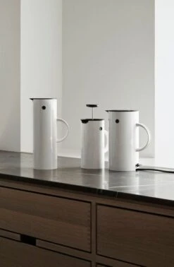 Stelton EM77 Electric Kettle, White -Kitchen Utensils Shop LS 890 1 EM77 electric kettle 811 French press 960 vacuum jug 1L