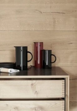Stelton EM77 Electric Kettle, Black -Kitchen Utensils Shop LS 890 EM77 electric kettle 929 vacuum jug 1L 935 vacuum jug 05L