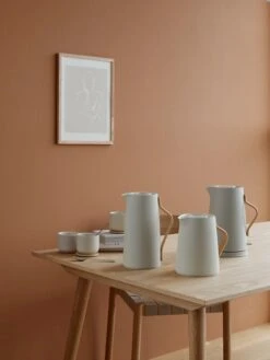 Stelton Emma Vacuum Jug For Tea, Soft Sand -Kitchen Utensils Shop LS x 200 9 x 201 9 x 210 9 Emma soft sand 1