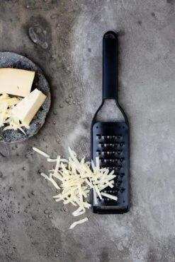 Microplane Black Sheep Series Extra Coarse Grater -Kitchen Utensils Shop Microplane Black Sheep 43008 Extra Coarse Cheese 3