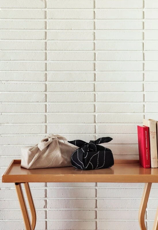 Saana Ja Olli Rakkauden Meri Tea Towel/place Mat, Black - White 2 Saana Ja Olli Rakkauden Meri Tea Towel/place Mat, Black - White - Image 2