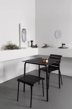 Valerie_objects Trivets, 4 Pcs, Lacquered Steel, Black 5 Valerie_objects Trivets, 4 Pcs, Lacquered Steel, Black -Kitchen Utensils Shop VO 22 showroom combinaties 8