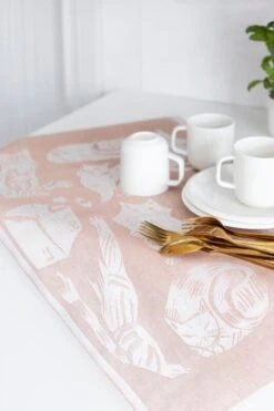 Lapuan Kankurit Kissanpäivät Hand Towel, White - Cinnamon -Kitchen Utensils Shop lapuankankurit kissanpaivat towel white cinnamon 3